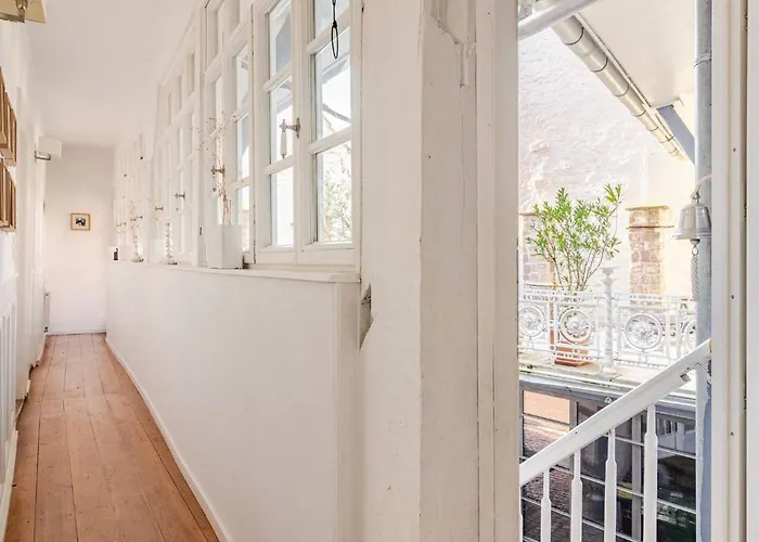 Stilhaus 1730 * Konigsbach-Stein